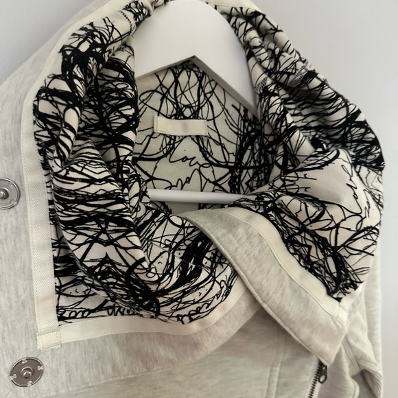 Lululemon Wrap Jacket/Sweater Size 4 - Picture 9 of 9